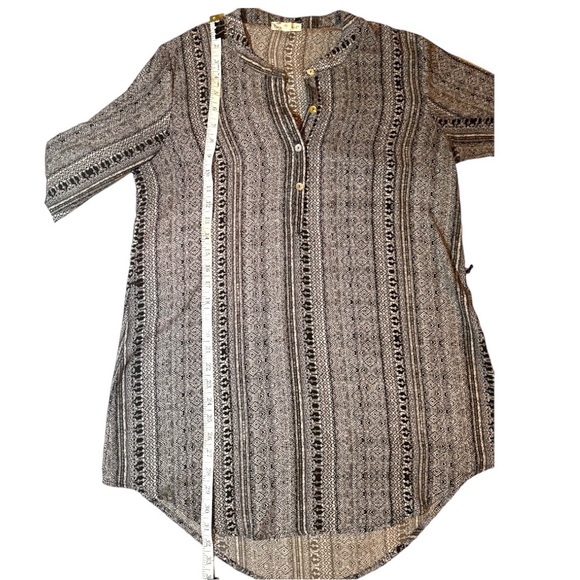 About A Girl Tunic Top Black and White Long Sleeve - Picture 3 of 7